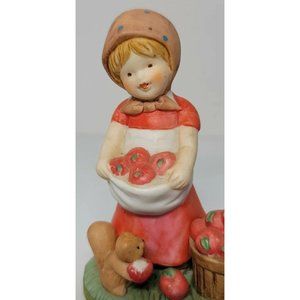 ''Autumn" Country Cousins Figurine #066 (N) Girl With Apples And Squirrels